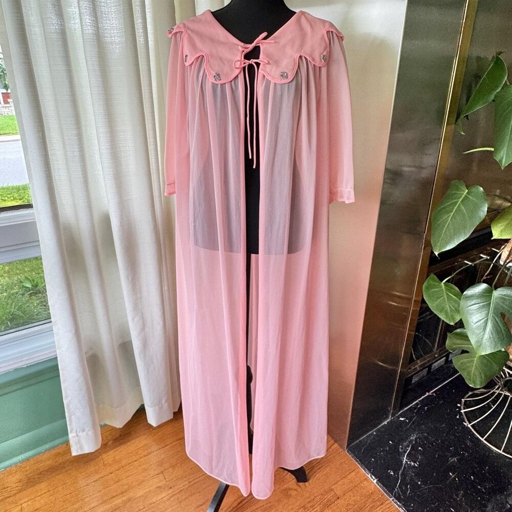 Vintage 60s peignoir, pink/peach robe, scalloped Peter Pan collar, wide sleeves